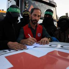 Israël annonce avoir reçu la dépouille d'un otage de Gaza par l'intermédiaire du CICR