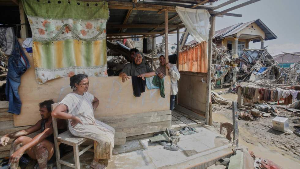 Inondations en Indonésie : plus de 900 morts, la famine menace les zones reculées Inondations en Indonésie : plus de 900 morts, la famine menace les zones reculées