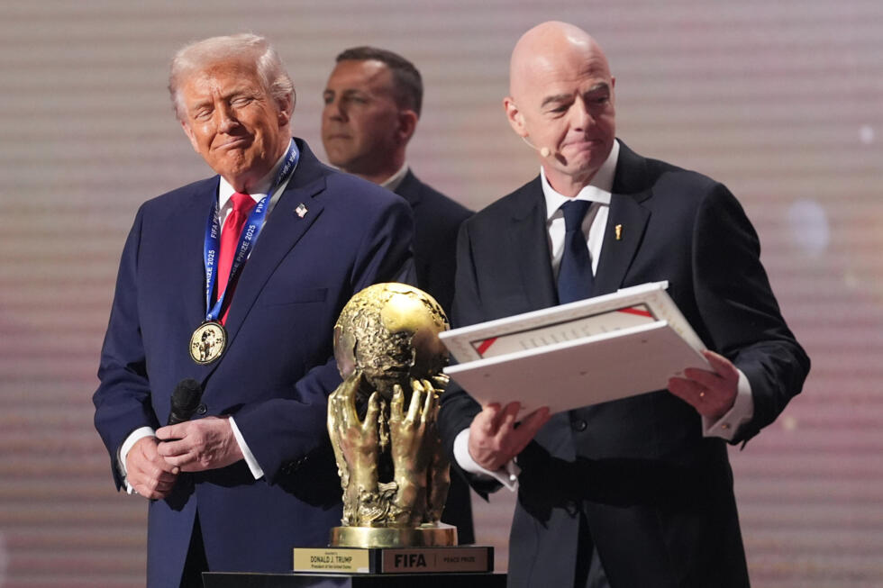 Trump Prix de la paix de la Fifa, le pape au Liban, rencontre Modi-Poutine : la semaine en images
