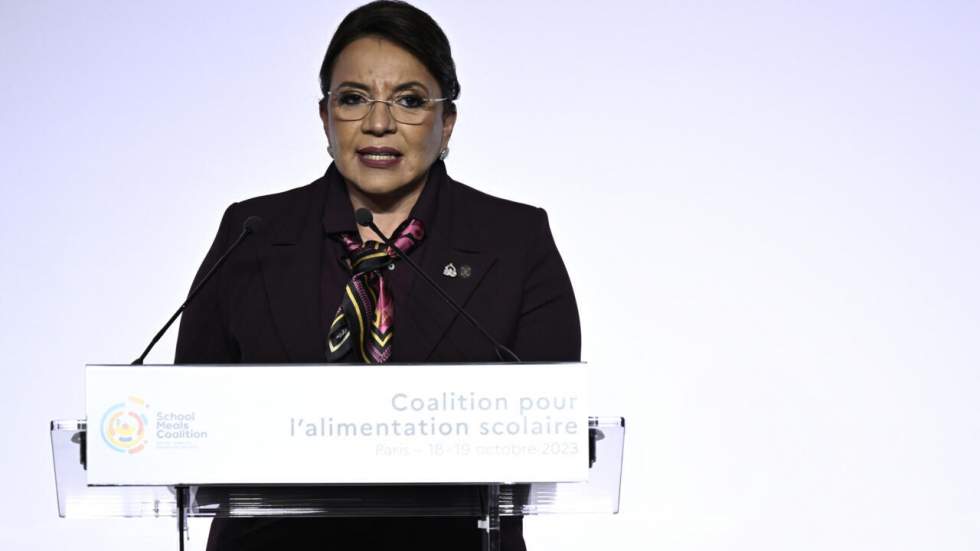 La présidente du Honduras dénonce la "falsification" des résultats et l'ingérence de Donald Trump