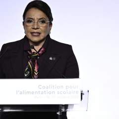 La présidente du Honduras dénonce la "falsification" des résultats et l'ingérence de Donald Trump