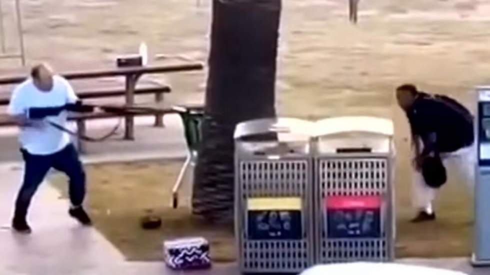 Attaque en Australie : ce que l’on sait du "héros" qui a désarmé l'un des tireurs Attaque en Australie : ce que l’on sait du "héros" qui a désarmé l'un des tireurs