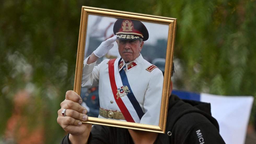 Au Chili, la victoire de José Antonio Kast et l'ombre de Pinochet Au Chili, la victoire de José Antonio Kast et l'ombre de Pinochet