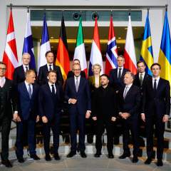 Ukraine : de "réels progrès" dans les discussions, les Européens proposent une force multinationale