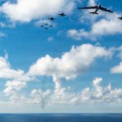 Washington frappe trois navires liés au "narcotrafic", faisant au moins huit morts