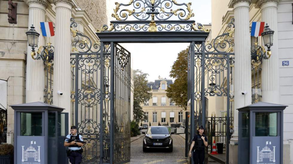 Attaque informatique au ministère de l'Intérieur : des "dizaines de fiches" sensibles volées