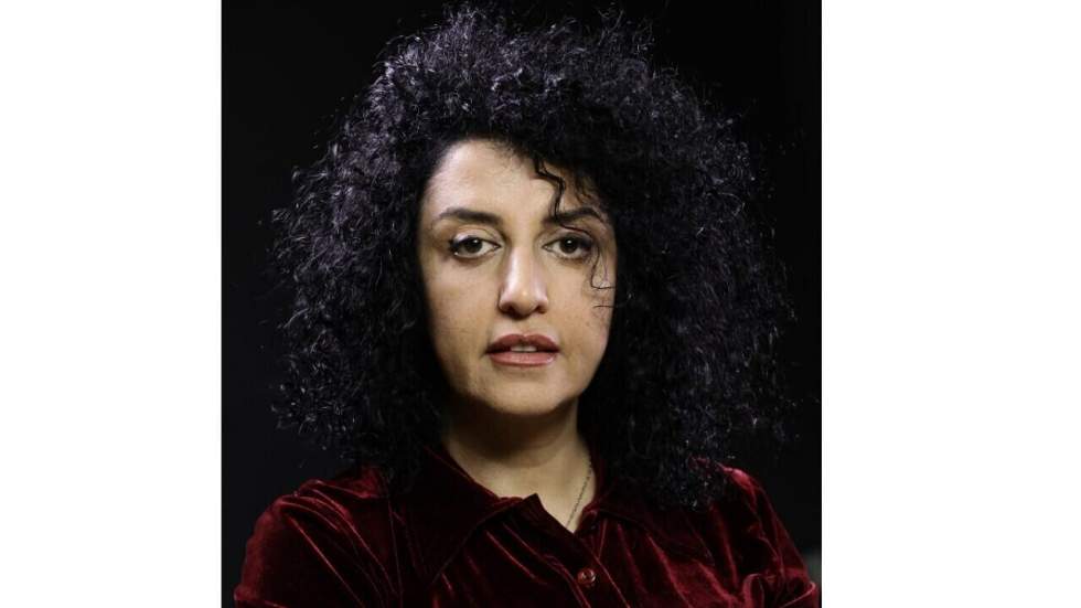 Iran : Narges Mohammadi, arrêtée par le pouvoir pour "couper court à toute convergence des luttes"
