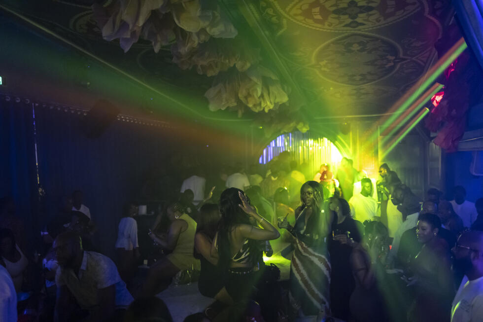 L'instant + : à Lagos, le "Detty December" enfièvre les Nigérians L'instant + : à Lagos, le "Detty December" enfièvre les Nigérians