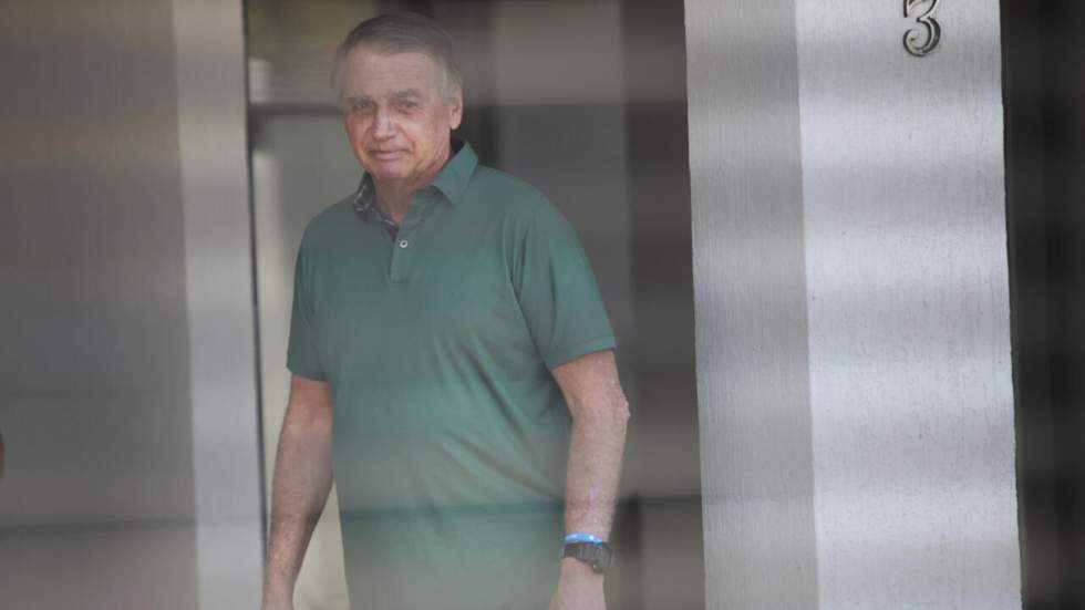 Brésil : ex-président devenu prisonnier, Jair Bolsonaro opéré "avec succès" pour une hernie