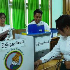 Législatives en Birmanie : le parti pro-junte revendique la victoire après la première phase