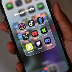 Un projet de loi pour interdire les réseaux sociaux aux moins de 15 ans dès la rentrée 2026