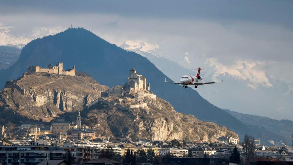 En direct : suivez la conférence de presse au lendemain de l'incendie en Suisse, à Crans-Montana