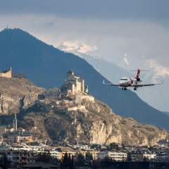 En direct : suivez la conférence de presse au lendemain de l'incendie en Suisse, à Crans-Montana