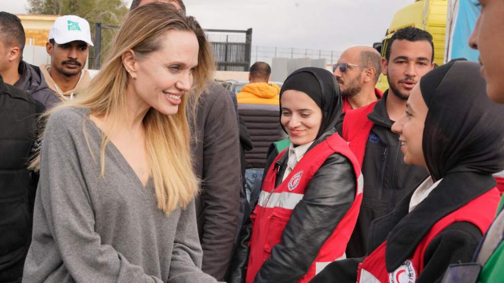Gaza : l'actrice américaine Angelina Jolie en visite au point de passage de Rafah, en Égypte