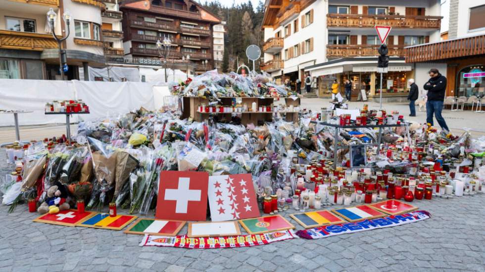 Incendie de Crans-Montana : une porte du bar était "verrouillée de l'intérieur", selon le gérant Incendie de Crans-Montana : une porte du bar était "verrouillée de l'intérieur", selon le gérant
