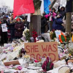 États-Unis: des "centaines" de policiers fédéraux supplémentaires envoyés à Minneapolis