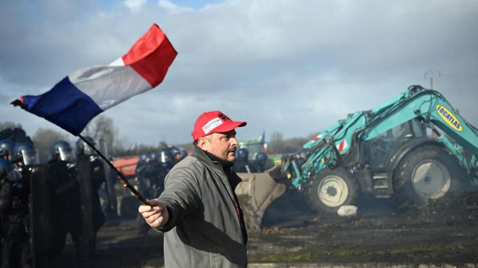 Mercosur : l'UE signera le traité le 17 janvier, les blocages d'agriculteurs se poursuivent Mercosur : l'UE signera le traité le 17 janvier, les blocages d'agriculteurs se poursuivent