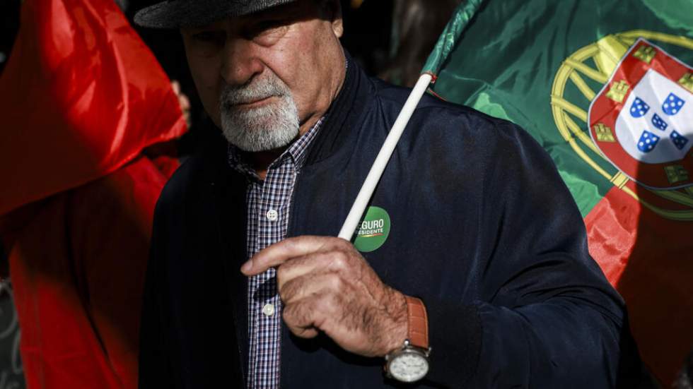 Jour d'élection présidentielle au Portugal, le candidat d'extrême droite favori du premier tour