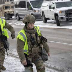 Heurts dans le Minnesota : près de 1 500 soldats américains se tiennent prêts à intervenir