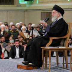 Toute attaque contre Ali Khamenei serait "une déclaration de guerre", prévient le président iranien