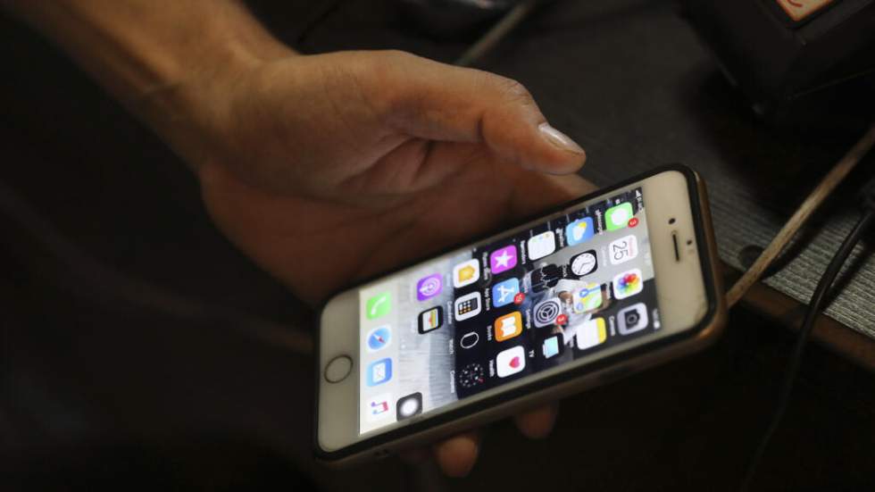 Coupure d'Internet en Iran : des messages de défi publiés avant le retour au silence Coupure d'Internet en Iran : des messages de défi publiés avant le retour au silence