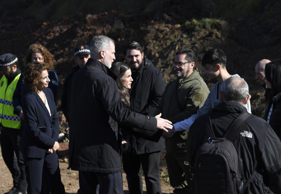 Collision ferroviaire en Espagne : le bilan définitif s'élève à 45 morts Collision ferroviaire en Espagne : le bilan définitif s'élève à 45 morts