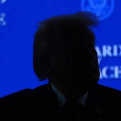 Forum de Davos, accidents de train en Espagne et mort à Minneapolis : la semaine en images