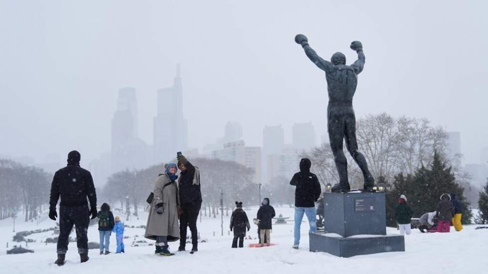 Aux États-Unis, une méga tempête hivernale continue de déferler sur le pays