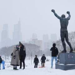 Aux États-Unis, une méga tempête hivernale continue de déferler sur le pays