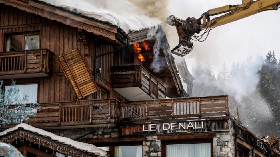 Un incendie ravage un hôtel de luxe à Courchevel, près de 300 personnes évacuées