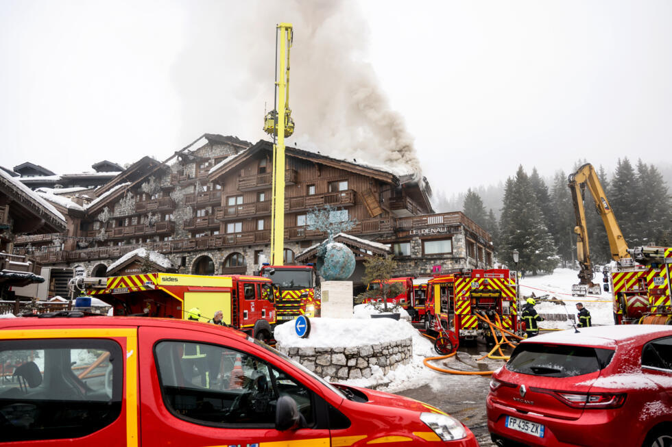 Un incendie ravage un hôtel de luxe à Courchevel, près de 300 personnes évacuées