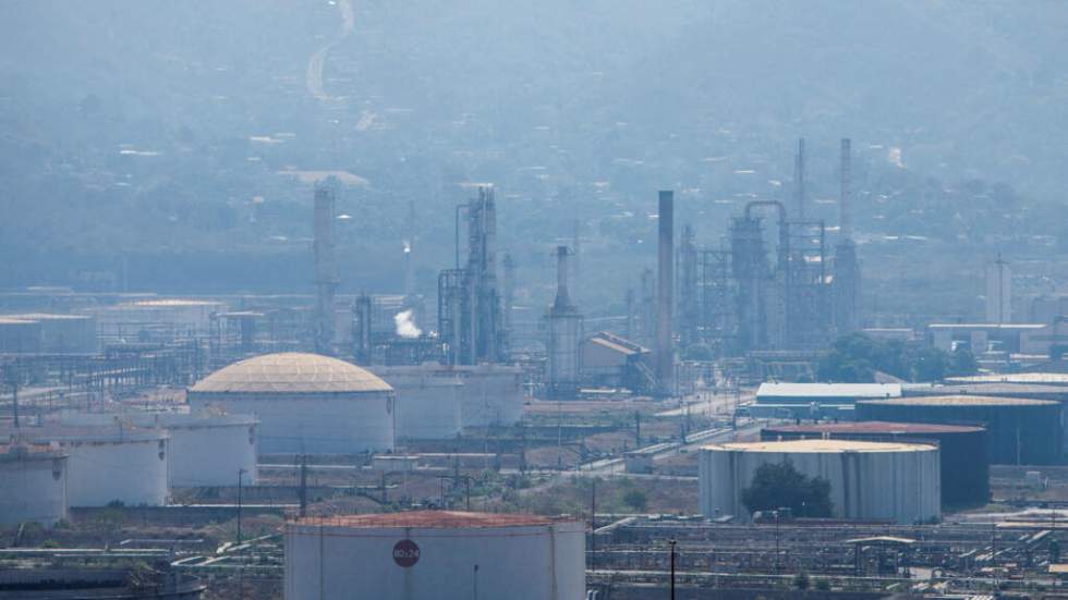 Le Venezuela adopte une loi pétrolière favorable au secteur privé, Washington lève des sanctions Le Venezuela adopte une loi pétrolière favorable au secteur privé, Washington lève des sanctions