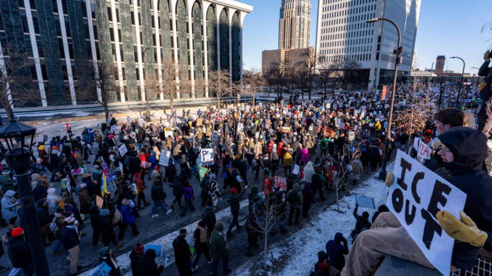 Minneapolis : la rue toujours en colère contre l'ICE, deux journalistes arrêtés