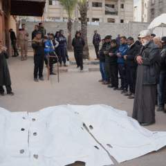 Gaza : 21 morts dans de nouvelles frappes israéliennes, la trêve vascille