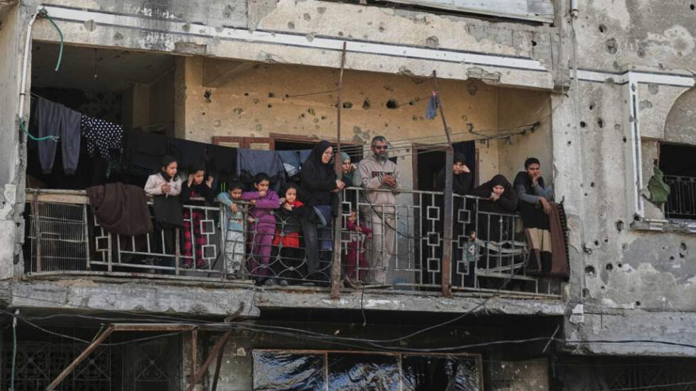 Habitat, nourriture, argent : comment survivent les habitants de Gaza ?