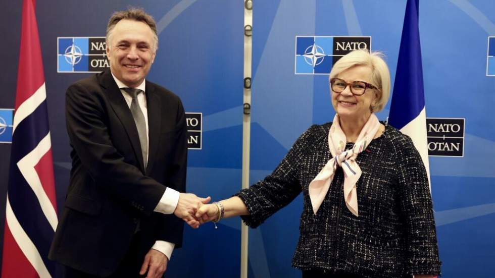 La France et la Norvège signent un accord pour soutenir l'Ukraine, Oslo achète des bombes françaises