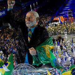 Le carnaval de Rio rend un vibrant hommage au président Lula en pleine année électorale