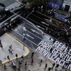 Argentine : des incidents émaillent la grève générale contre la réforme du travail de Milei