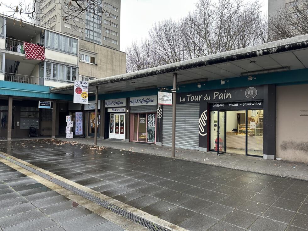 Attaquée après la mort de Quentin Deranque, LFI poursuit sa campagne près de Lyon "avec vigilance"