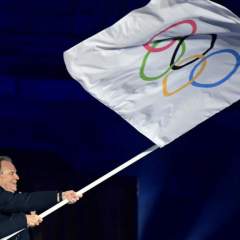 JO 2026 : le drapeau olympique remis aux Alpes françaises lors de la cérémonie de clôture