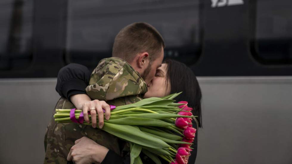 "L’amour ne meurt pas avec la mort" : en Ukraine, les relations à l’épreuve de la guerre "L’amour ne meurt pas avec la mort" : en Ukraine, les relations à l’épreuve de la guerre