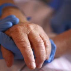 Fin de vie : l'Assemblée se prononce à nouveau sur la loi créant une aide à mourir