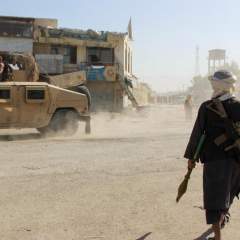 Représailles de l'Afghanistan contre des postes militaires du Pakistan, Islamabad dit riposter