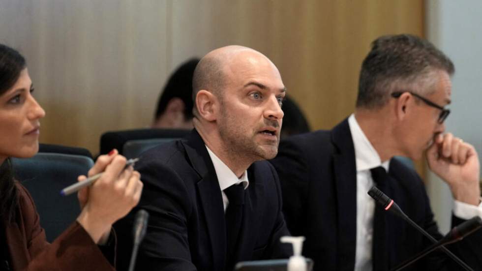 Guerre au Moyen-Orient : que faire si on est bloqués à l'étranger ? Les conseils du Quai d'Orsay Guerre au Moyen-Orient : que faire si on est bloqués à l'étranger ? Les conseils du Quai d'Orsay