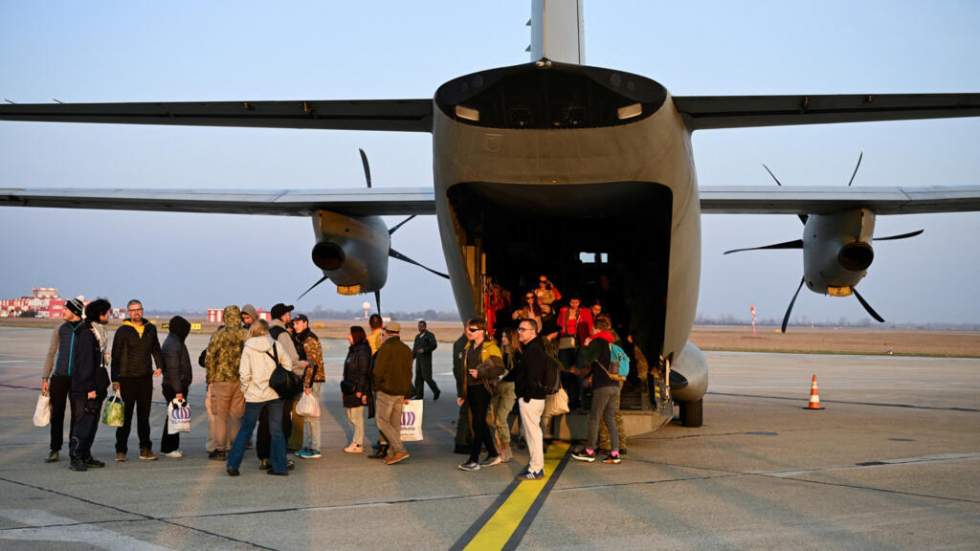 L'UE aide à évacuer des ressortissants européens bloqués au Moyen-Orient L'UE aide à évacuer des ressortissants européens bloqués au Moyen-Orient