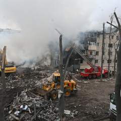 Guerre en Ukraine : au moins douze morts dans des frappes russes, un immeuble détruit à Kharkiv