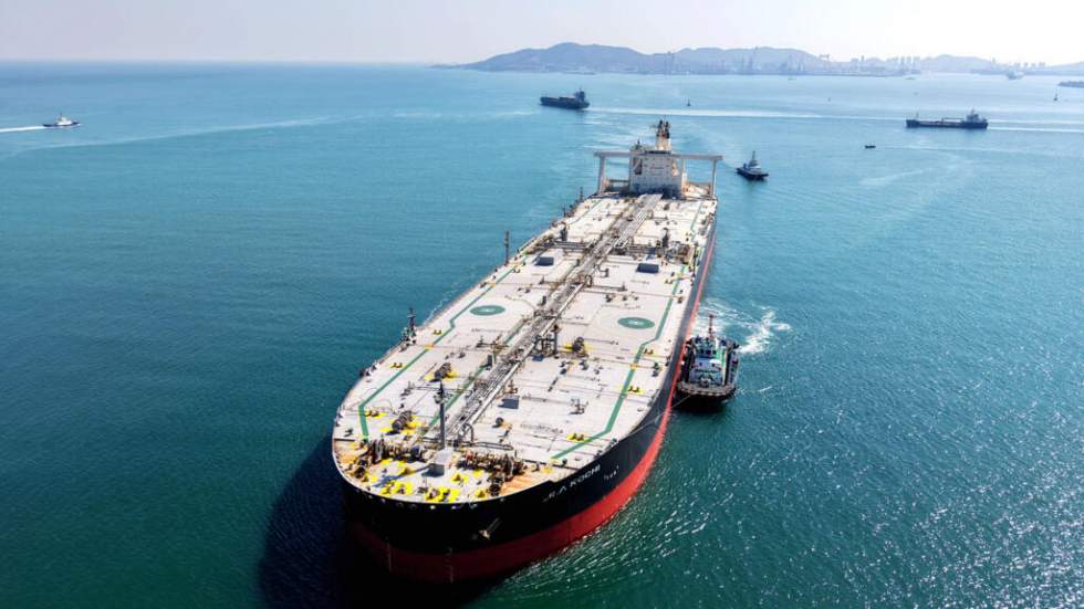 Flambée historique du pétrole, la guerre au Moyen-Orient fait s'envoler les cours de 30 % Flambée historique du pétrole, la guerre au Moyen-Orient fait s'envoler les cours de 30 %