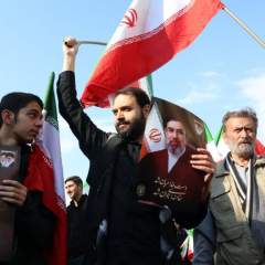 Donald Trump assure que la guerre contre l'Iran "va se terminer bientôt", le pétrole chute