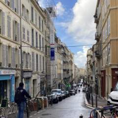 Municipales 2026 : à Marseille, la gauche défend son bilan et la "vraie vie"