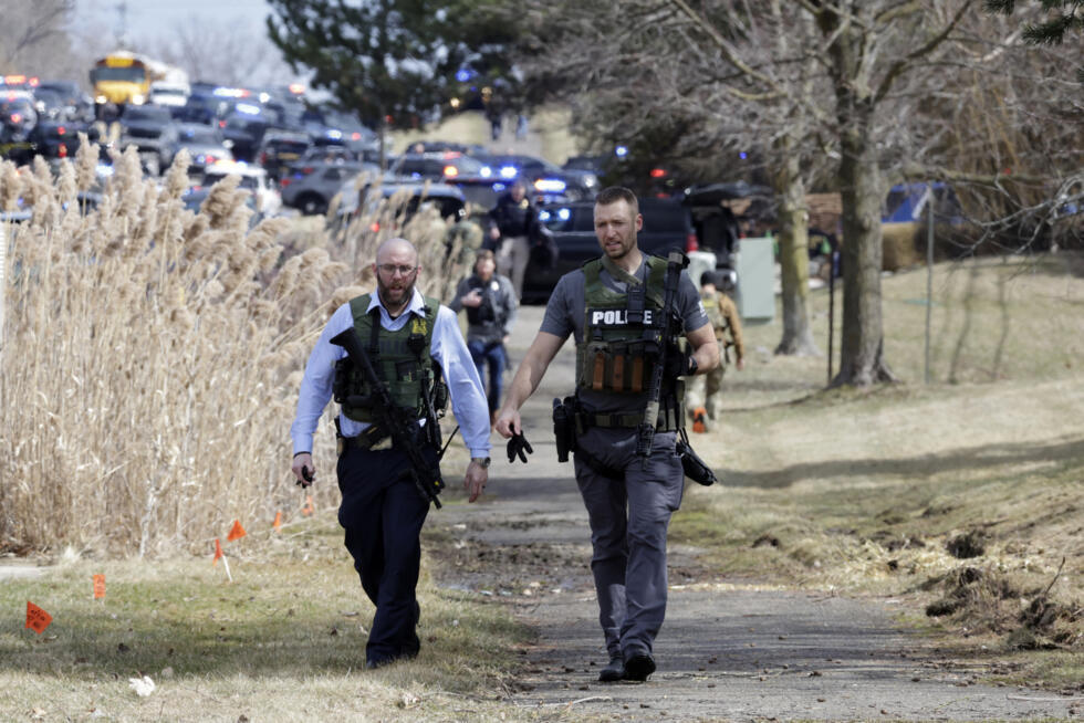 Attaque contre une synagogue du Michigan, fusillade "terroriste" dans une université de Virginie